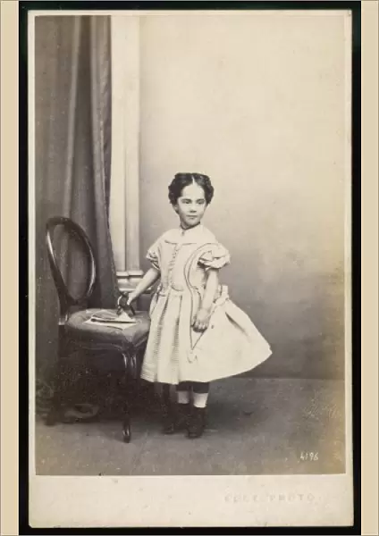 Photo  /  Girl & Chair 1870S
