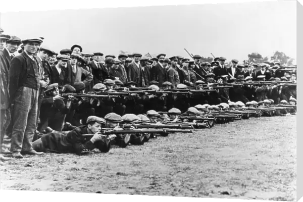 Lincolnshire Regiment recruits at rifle drill, WW1