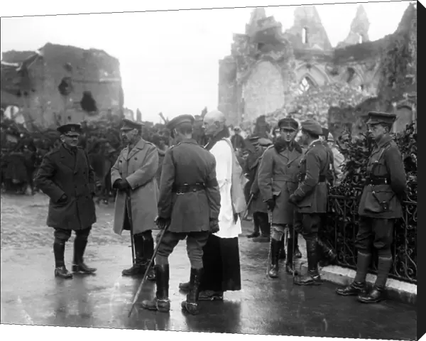 General Rawlinson and others, Peronne, France, WW1