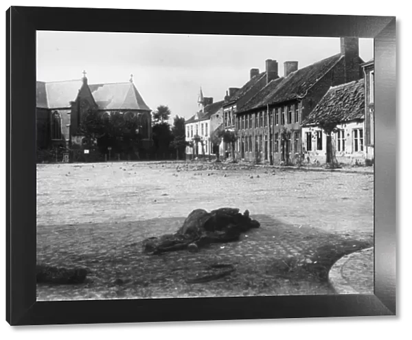Scene in market place, Moorslede, Flanders, WW1