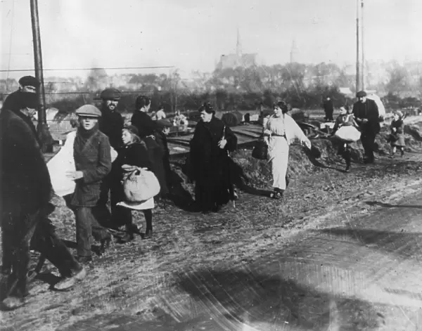 Civilians fleeing Nieuport, Belgium, WW1