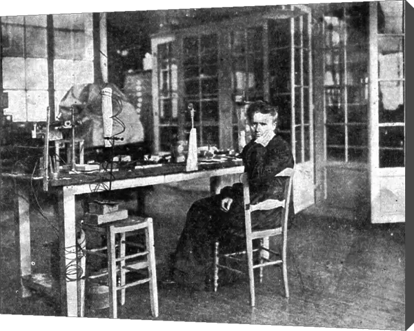 Marie Curie in Lab 1913