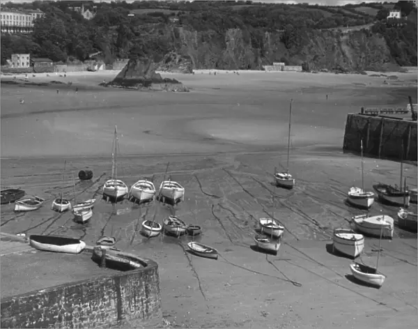 TENBY BAY. Beached boats at Tenby Bay, Pembrokeshire, Wales. Date: 1950s