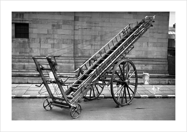 NFS-London Region 50ft wheeled escape ladder, WW2