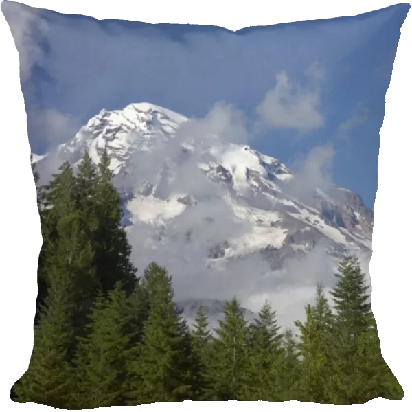 Mount Rainier and low cloud Mount Rainier NP, Washington State, USA LA001363