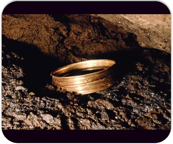 Bronze Age gold bracelet C015  /  6753