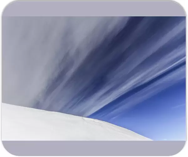 Cirrus cloud formation, Antarctica F008  /  3638