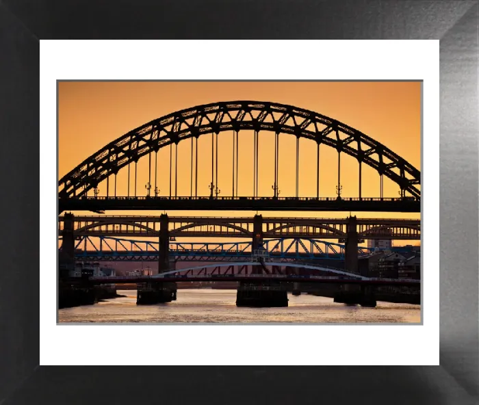 Framed Print : Newcastle upon Tyne Print: Tyne Bridge Over the River Tyne Framed Print : Newcastle upon Tyne Print: Tyne Bridge Over the River Tyne