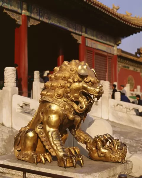 Close-up of lion statue, Imperial Palace, Forbidden City, Beijing, China, Asia
