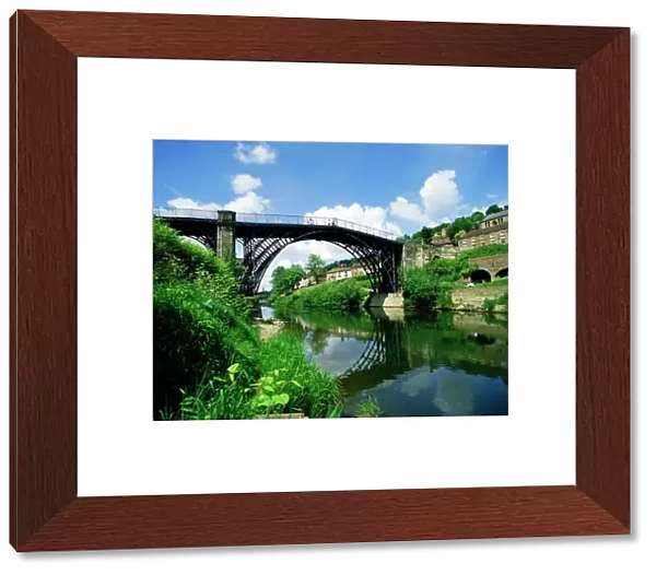 Iron Bridge over the River Severn, Ironbridge, Shropshire, England, UK