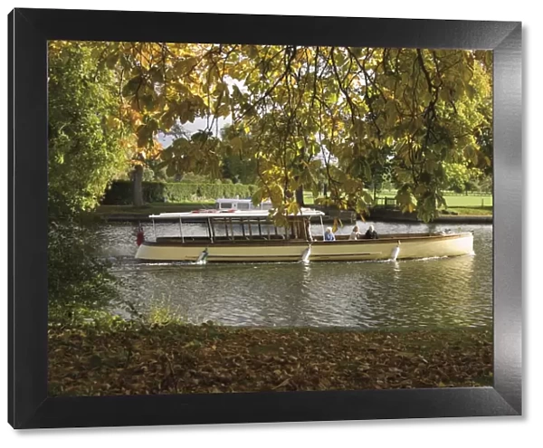 Boat trip on the River Avon, Stratford upon Avon, Warwickshire, England