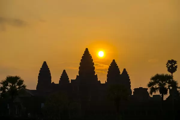 Angkor Wat at sunrise, UNESCO World Heritage Site, Siem Reap Province, Cambodia, Indochina