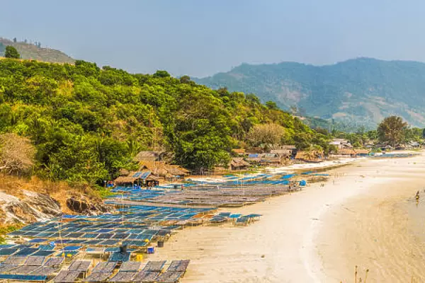 Tizit Beach and fishing boats, Dawei Peninsula, Tanintharyi Region, Myanmar (Burma), Asia