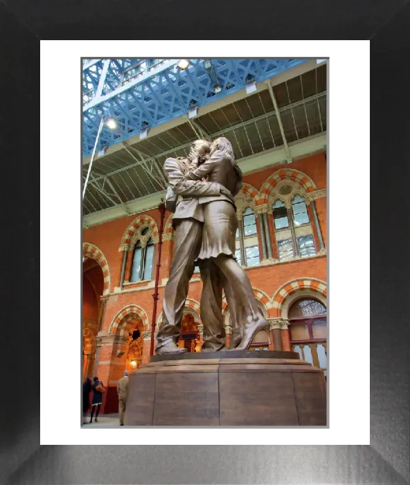 Framed Print : The Meeting Place Print, St. Pancras Station, London Framed Print : The Meeting Place Print, St. Pancras Station, London