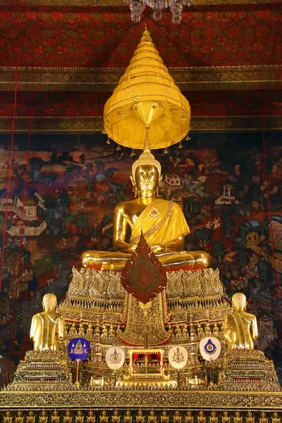 Gold Buddha statues at the Wat Pho Temple Bangkok, Thailand