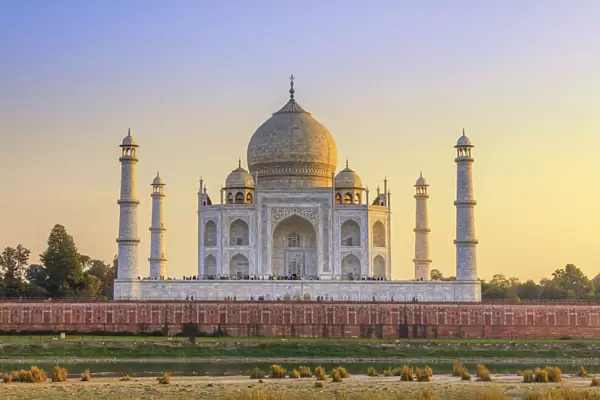 India, Taj Mahal memorial at sunset