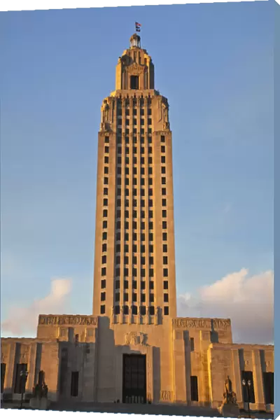 USA, Louisiana, Baton Rouge, Louisiana State Capitol, b. 1931, sunset
