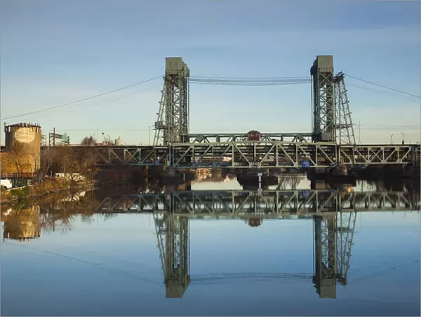 USA, New Jersey, Newark, railroad bridge, Passaic River