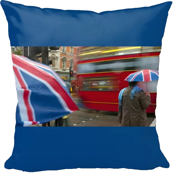 UK, England, London, Oxford Street, Shoppers in the rain