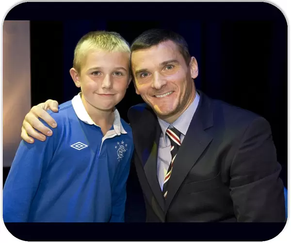 Rangers Football Club: Lee McCulloch Connects with Fan at Junior AGM (2010)