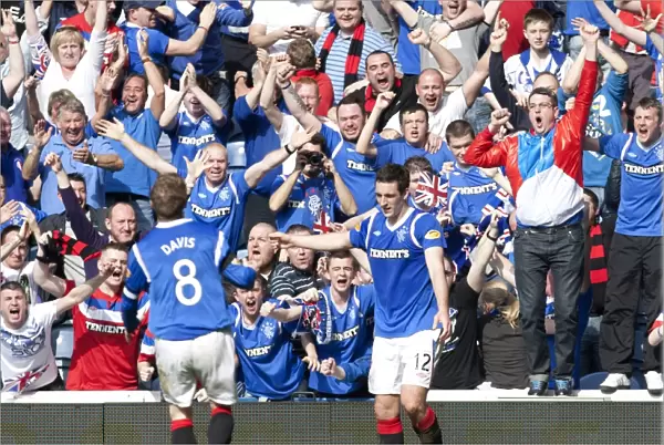 Thrilling Ibrox Showdown: Lee Wallace Scores the Game-winning Goal (3-2) for Rangers