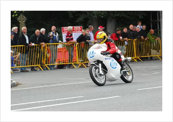 Eric Ammann (Seeley 7R) 2013 Classic TT Lap of Honour