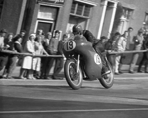 Roger Bowring (RVB Triumph) 1963 Senior Manx Drand Prix
