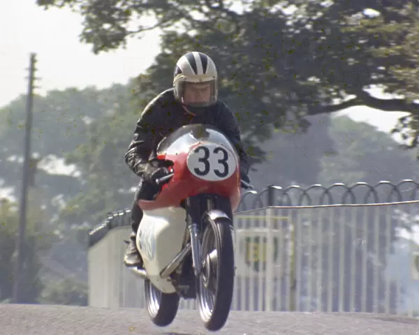 Geoff Taylor (AJS) 1971 Junior Manx Grand Prix
