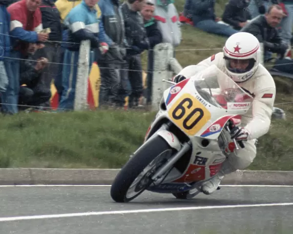 Neil Tuxworth (Yamaha) 1989 Senior TT