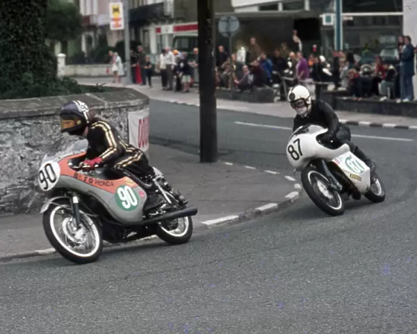Graham Vickery (Honda) and Mike Balmer (Greeves) 1973 Lightweight Manx Grand Prix