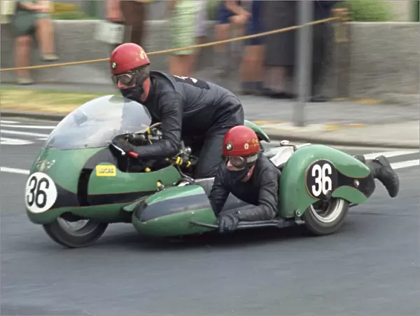 Maurice Tombs & Trevor Tombs (BSA) 1970 500 Sidecar TT