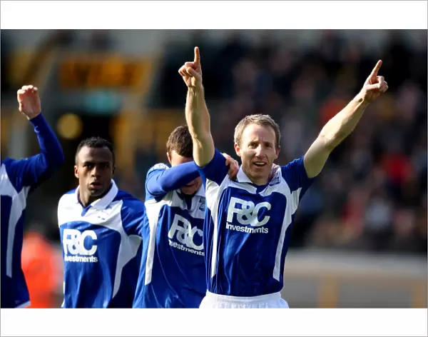 Birmingham City's Lee Bowyer Scores the Opener: Taking the Lead Against Wolverhampton Wanderers in the Barclays Premier League (November 29, 2009)