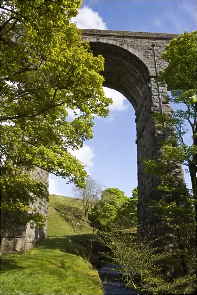 View of railway viaduct, Dent Head Viaduct, Dentdale, Yorkshire Dales N. P. North Yorkshire, England, may