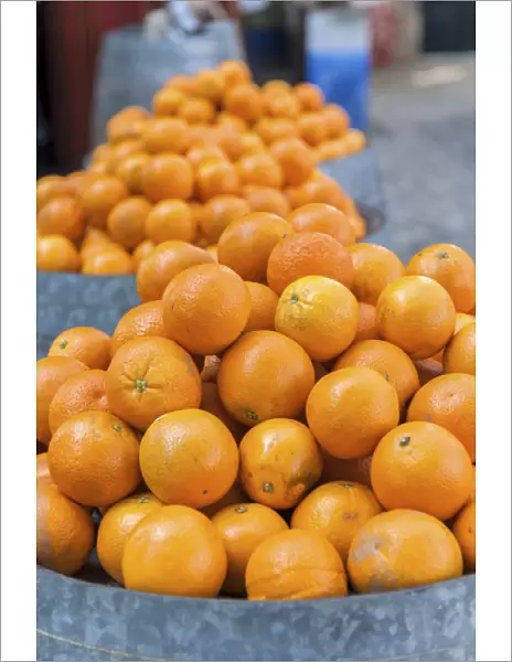Europe, Portugal, Obidos, oranges for sale at outdoor market