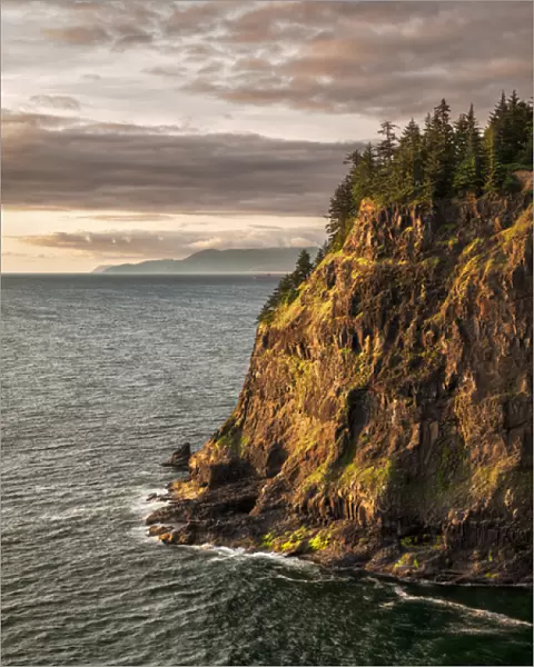 USA, Oregon, Cape Meares State Park at sunset