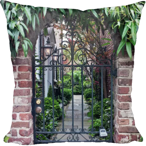USA, SC, Charleston, Historic District, House Gate
