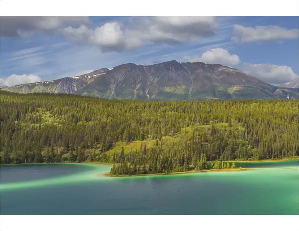 Canada, Yukon Territory, Emerald Lake north of Carcross Credit as: Don Paulson  / 