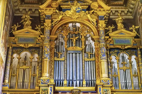 Golden Organ Basilica di San Giovanni in Laterano, Rome, Italy