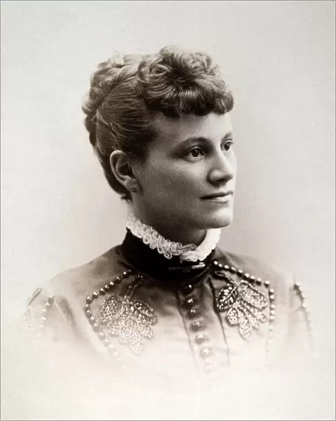 YOUNG WOMAN, c1900. Unidentified young woman, Buffalo, New York: original cabinet photograph