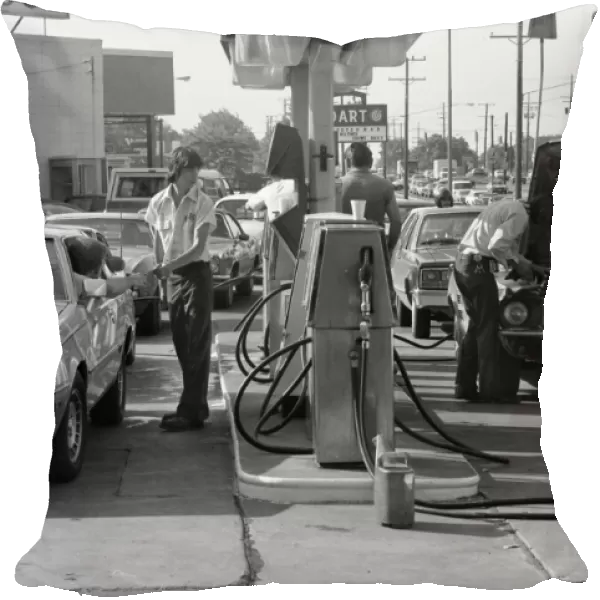 Cars lined up for gas at a service station in the vicinity of Washington, D. C. at the time of the oil crisis, 15 June 1979. Photographed by Warren K. Leffler