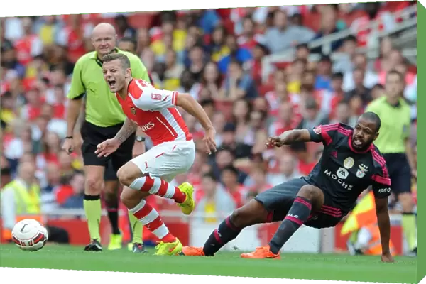 Jack Wilshere (Arsenal) Sidnei (Benfica). Arsenal 5: 1 Benfica. The Emirates Cup, Day 1