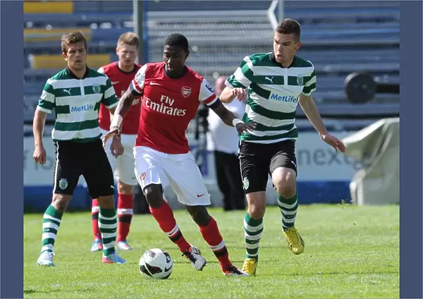 Alfred Mugabo (Arsenal) Luka Stojanovic (Sporting). Arsenal U19 1: 3 Sporting Lisbon U19