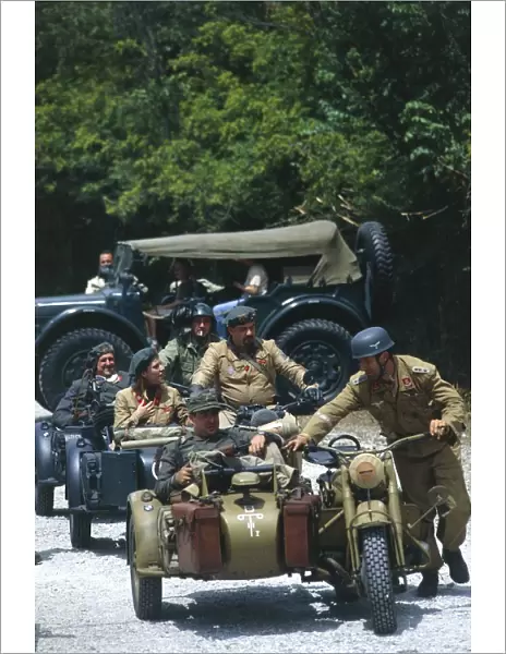 Meeting of military vehicles, BMW R75, 1942