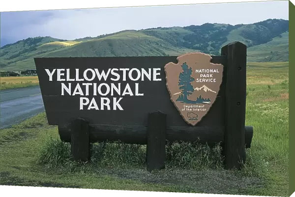 USA, Wyoming, Yellowstone National Park (UNESCO World Heritage List, 1976). Signage at entrance to park