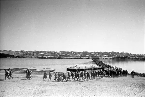 Stalingrad, september 1942, the crossing of the akhtuba river, volgas left branch, world war two