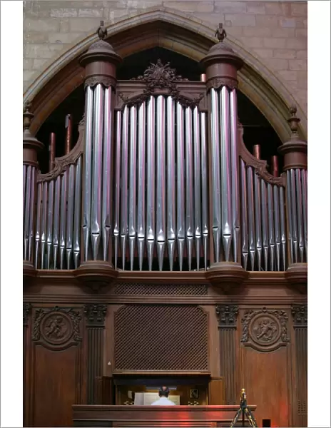 Organ. Nevers cathedral