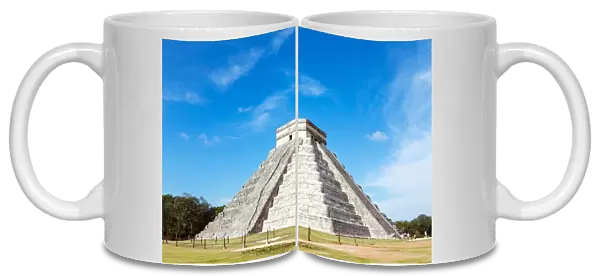 El Castillo pyramid, Chichen Itza, Yucatan, Mexico