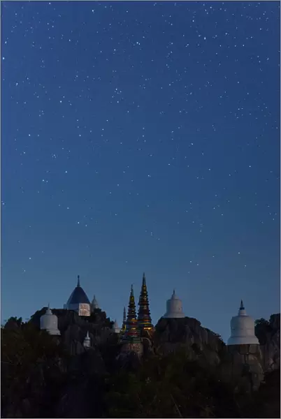 Night shot of Wat Chalermphrakiat