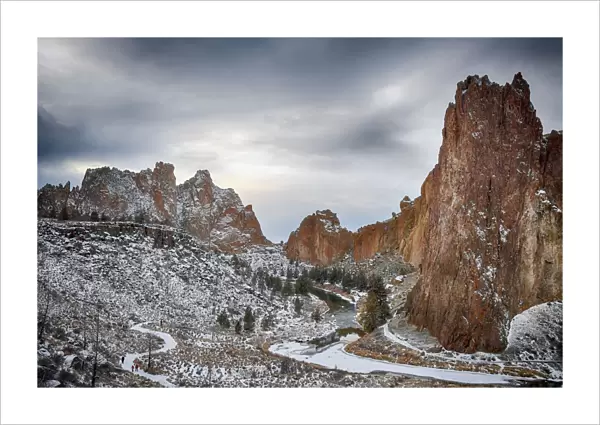 Crooked River and volcanic tuff formations in winter, Smith Rock State Park, Oregon, USA
