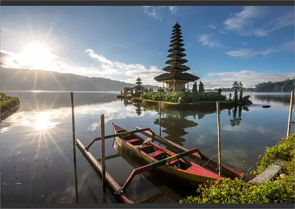 Pura Ulun Danu Bratan, Hindu temple on Bratan lake, Famous tourist attraction in Bali